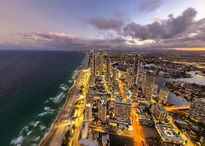 Surfers Beachside Luxury - Stunning Panoramic View