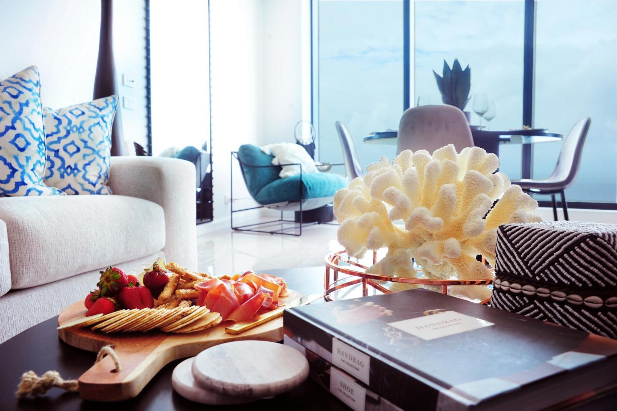 Surfers Beachside Luxury - Stunning Panoramic View *