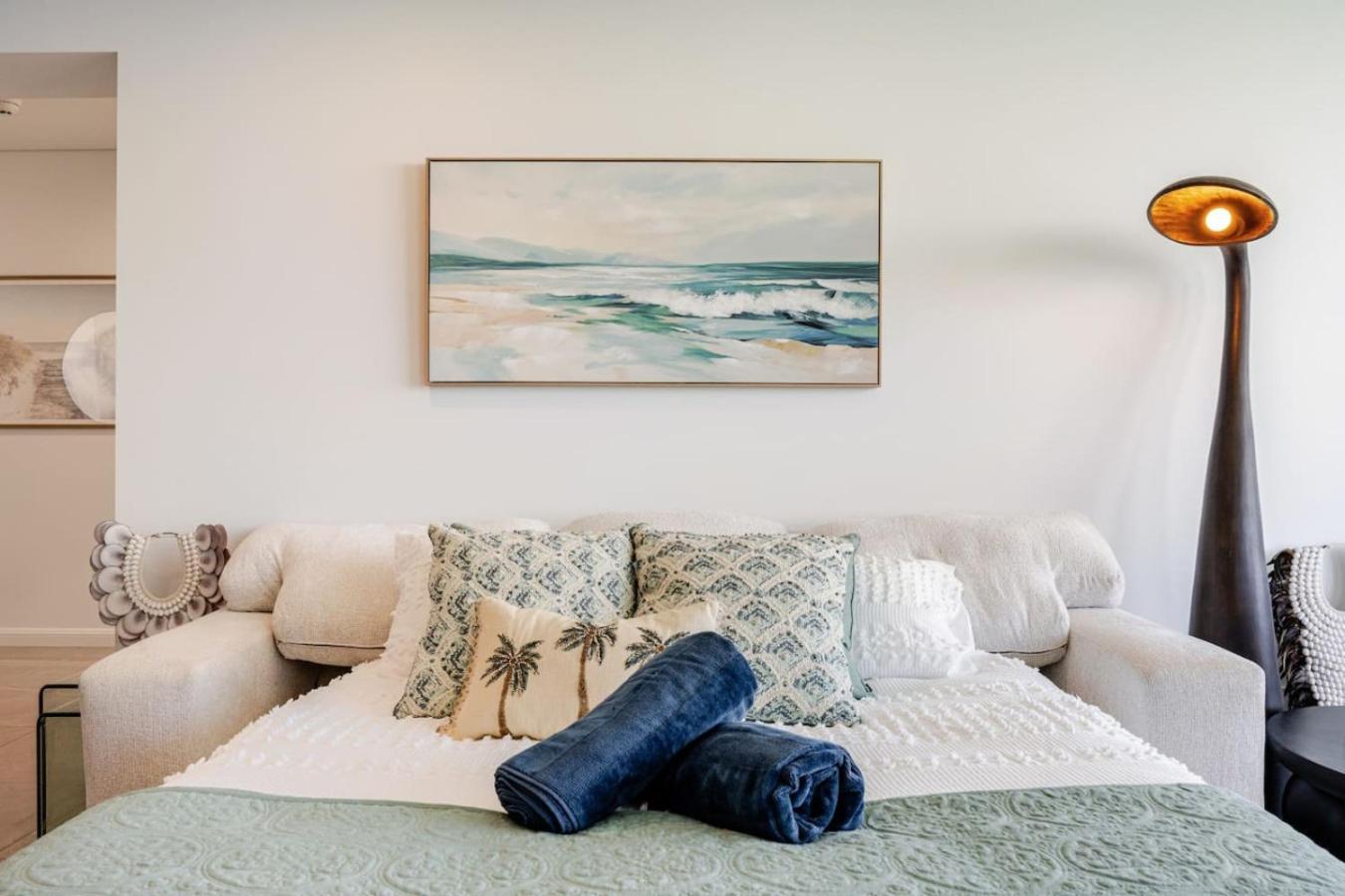 Apartment Surfers Beachside Luxury - Stunning Panoramic View *