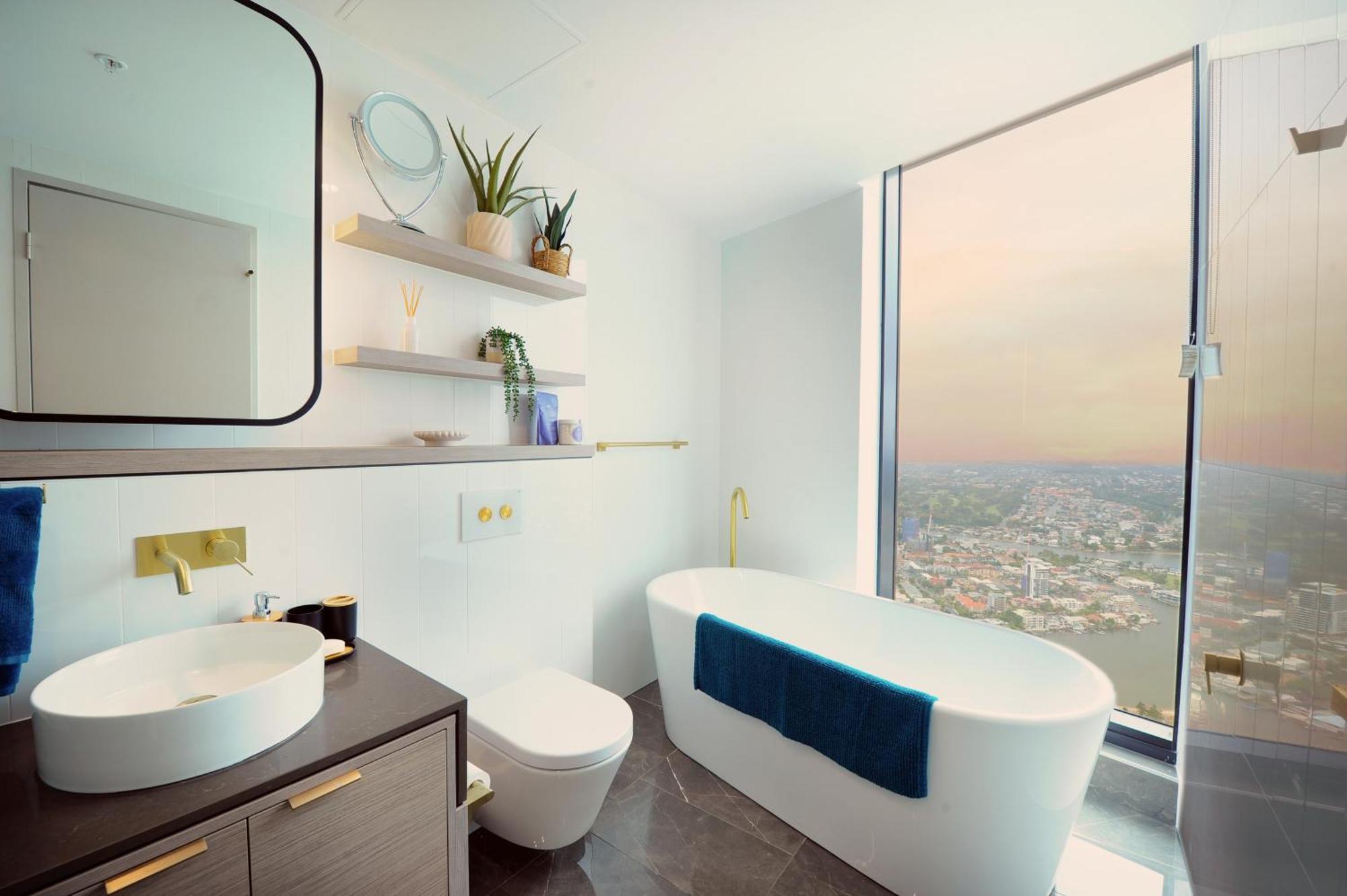 Surfers Beachside Luxury - Stunning Panoramic View Apartment